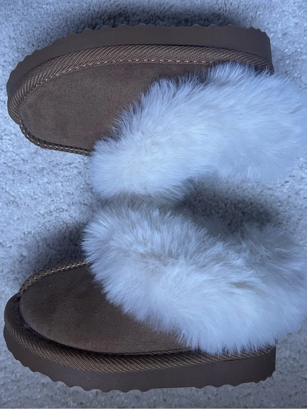 Cat & Jack Slippers